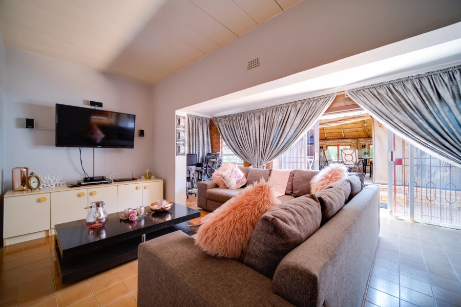 4 Bedroom Property for Sale in Verwoerdpark Gauteng