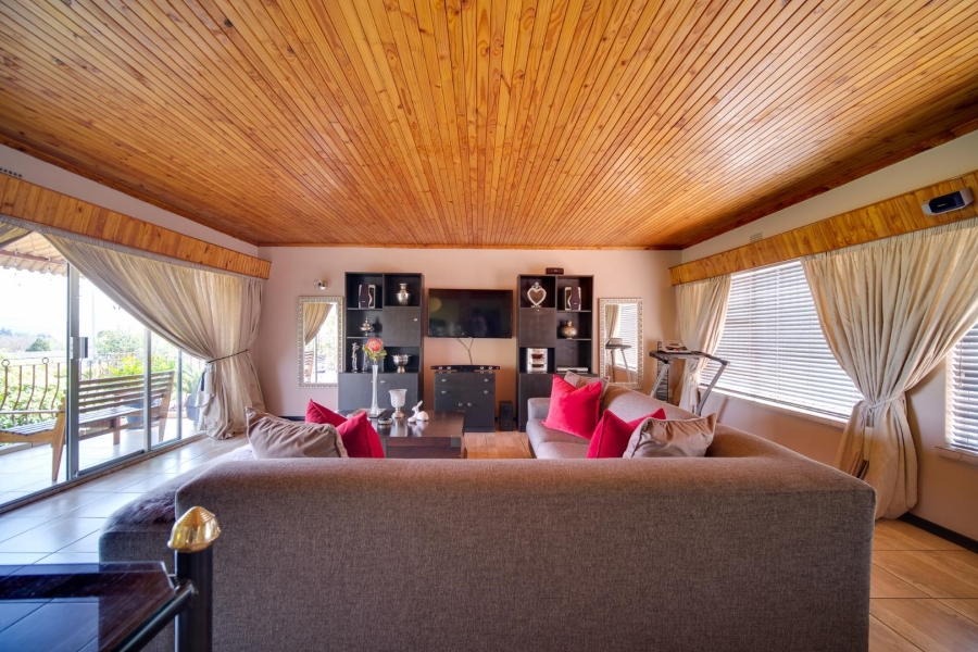 4 Bedroom Property for Sale in Verwoerdpark Gauteng
