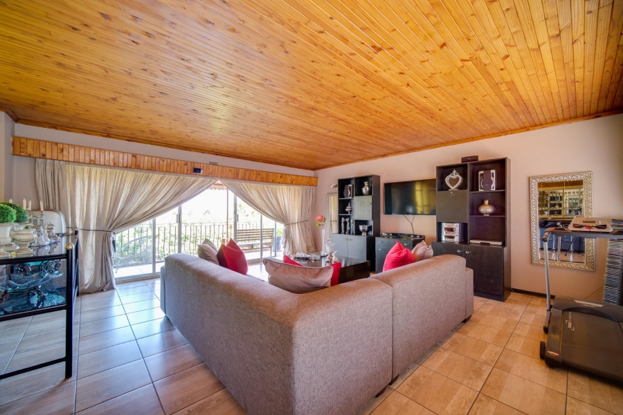 4 Bedroom Property for Sale in Verwoerdpark Gauteng