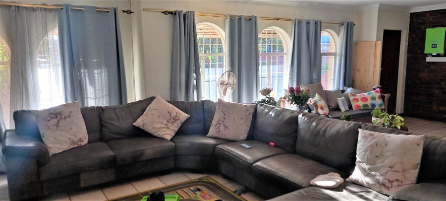 4 Bedroom Property for Sale in Brackenhurst Gauteng
