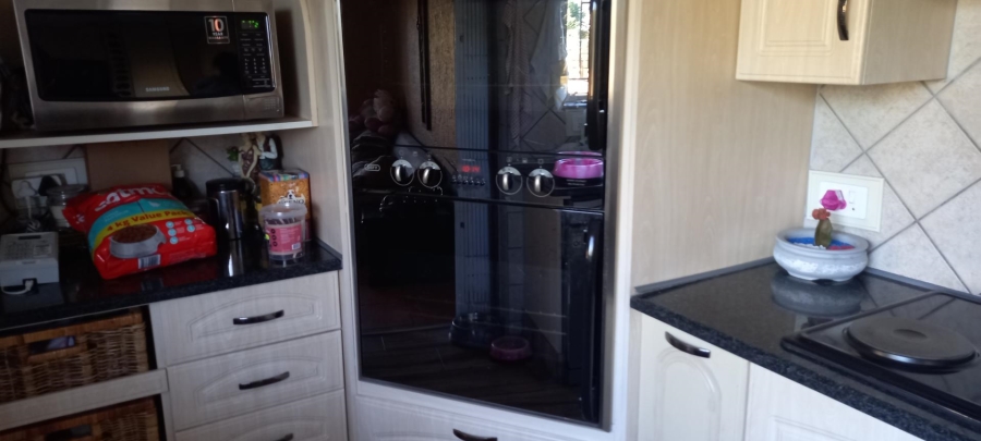 4 Bedroom Property for Sale in Brackenhurst Gauteng