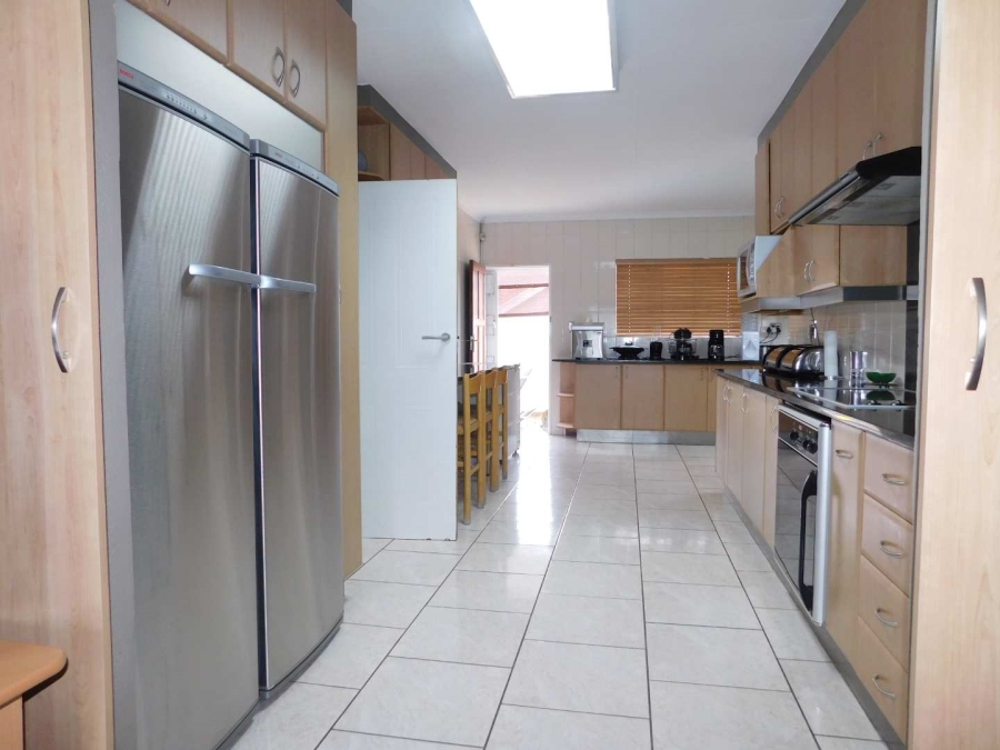 3 Bedroom Property for Sale in Brackendowns Gauteng