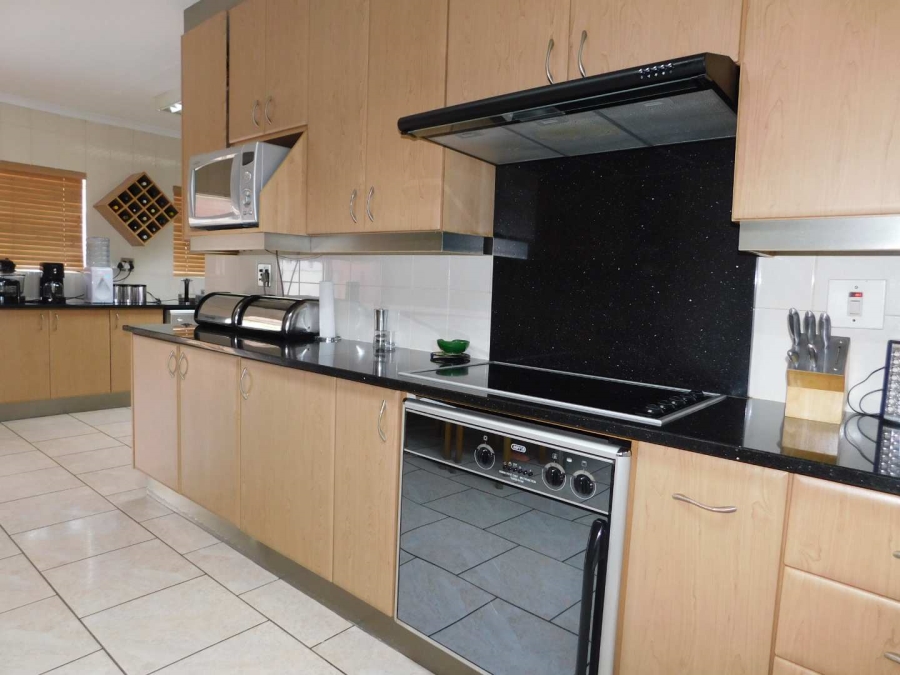 3 Bedroom Property for Sale in Brackendowns Gauteng