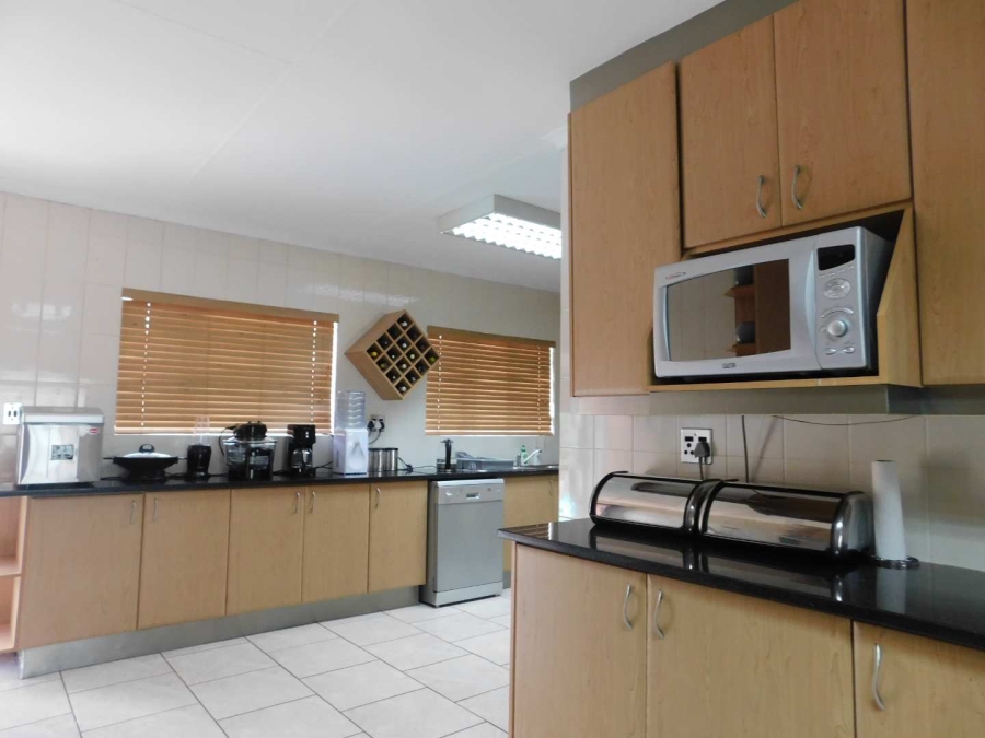 3 Bedroom Property for Sale in Brackendowns Gauteng