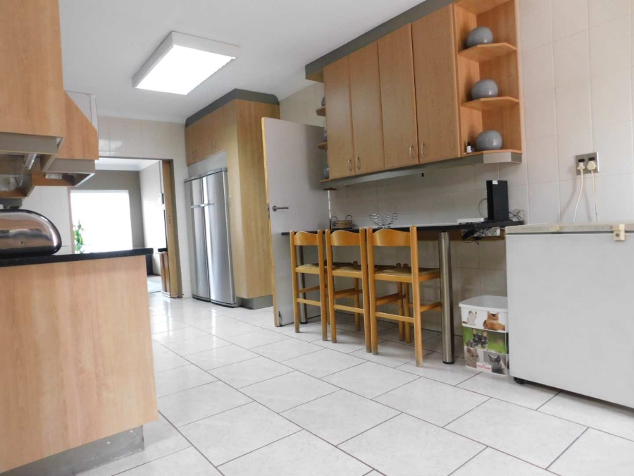 3 Bedroom Property for Sale in Brackendowns Gauteng