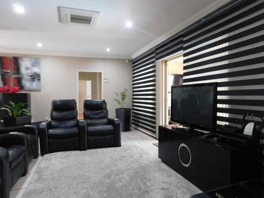 3 Bedroom Property for Sale in Brackendowns Gauteng