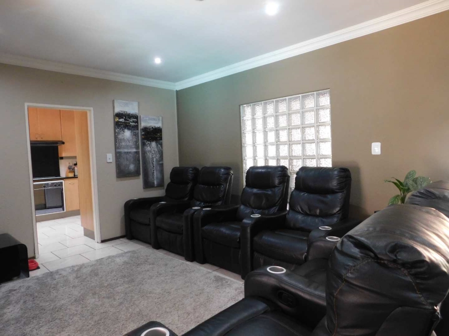 3 Bedroom Property for Sale in Brackendowns Gauteng