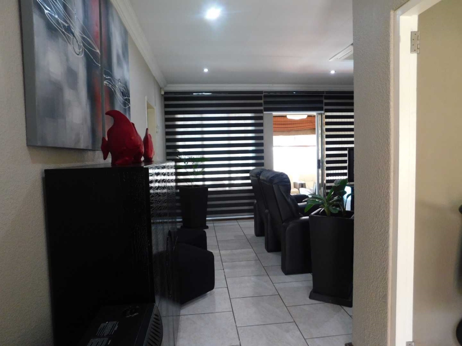 3 Bedroom Property for Sale in Brackendowns Gauteng