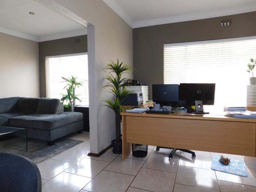 3 Bedroom Property for Sale in Brackendowns Gauteng