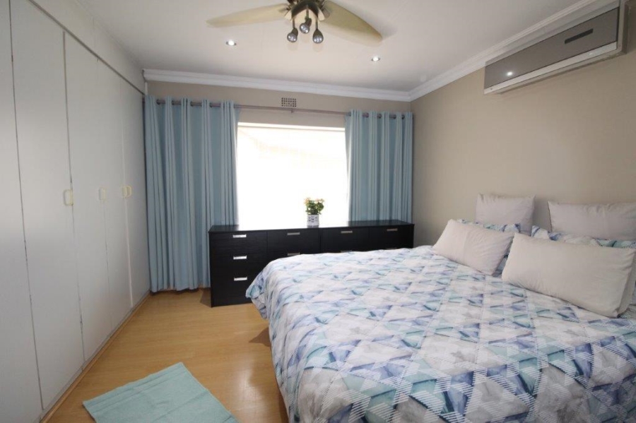 3 Bedroom Property for Sale in Brackendowns Gauteng