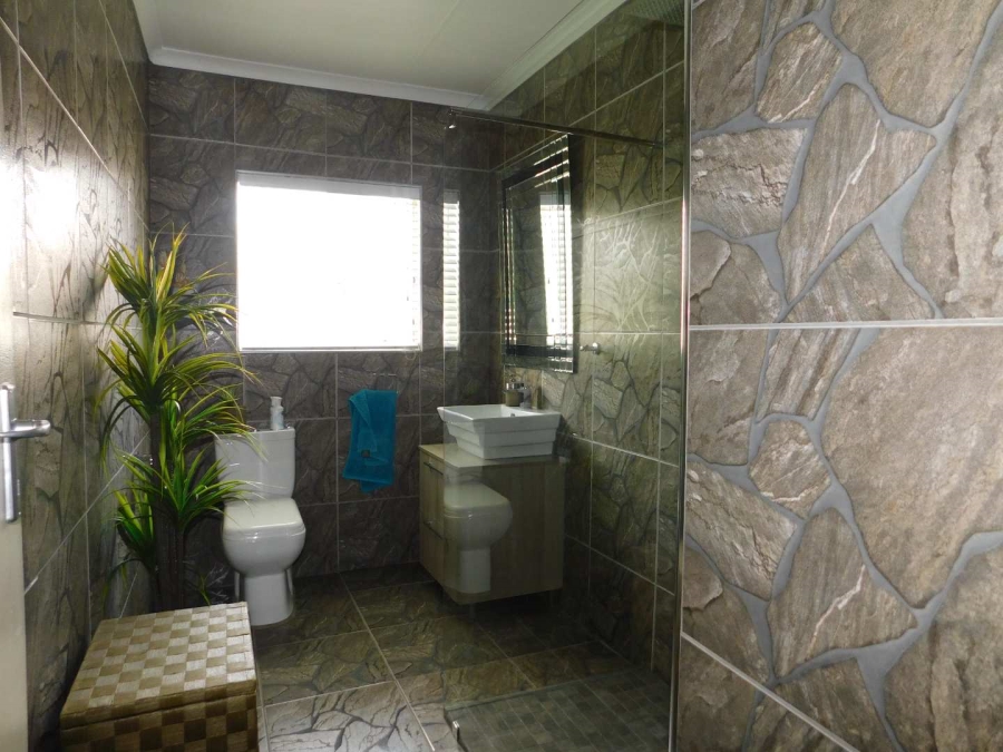 3 Bedroom Property for Sale in Brackendowns Gauteng