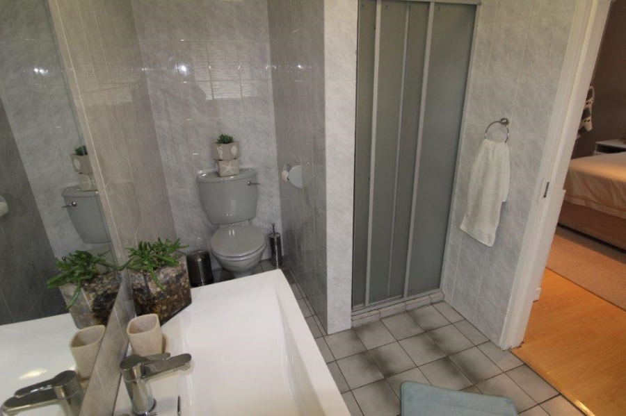 3 Bedroom Property for Sale in Brackendowns Gauteng