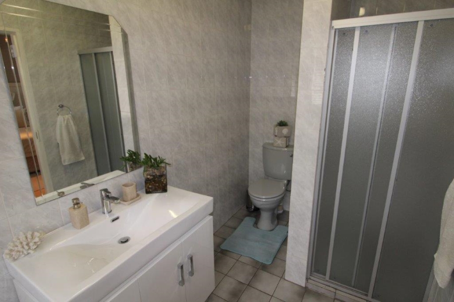 3 Bedroom Property for Sale in Brackendowns Gauteng