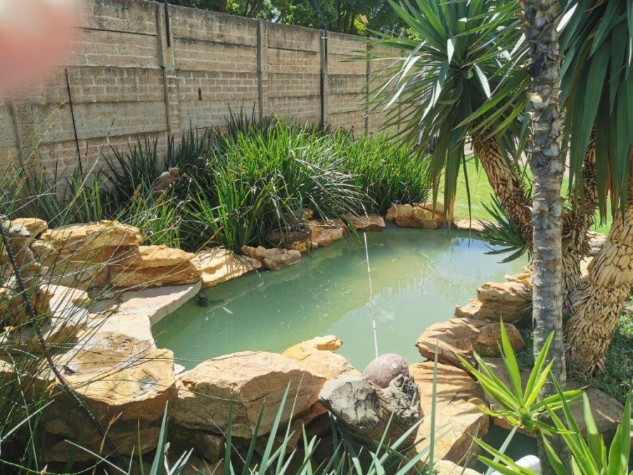 3 Bedroom Property for Sale in Brackendowns Gauteng