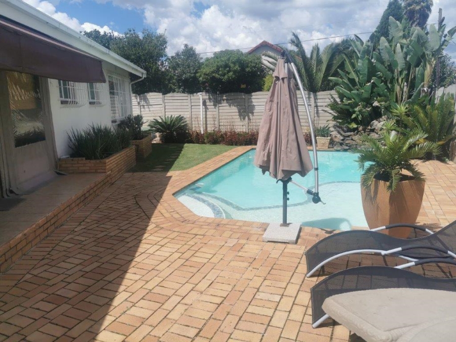 3 Bedroom Property for Sale in Brackendowns Gauteng
