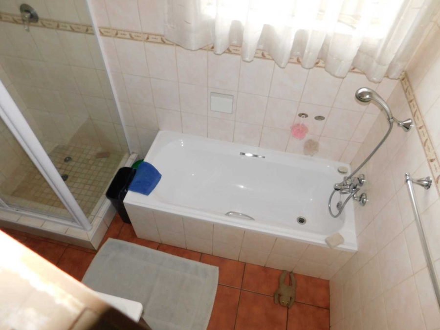 3 Bedroom Property for Sale in Brackenhurst Gauteng