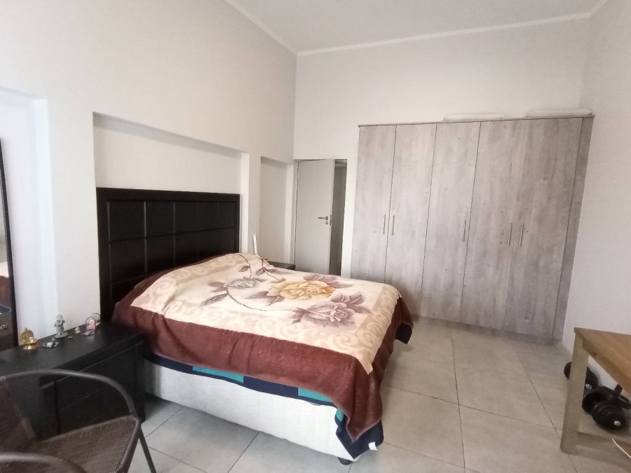 2 Bedroom Property for Sale in Glen Marais Gauteng