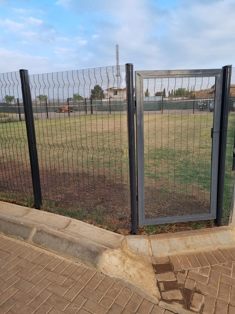 2 Bedroom Property for Sale in Glen Marais Gauteng