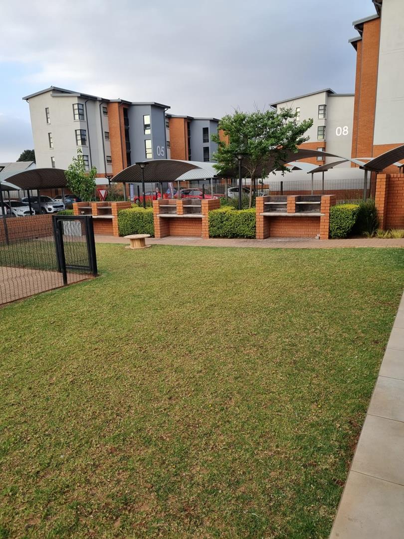 2 Bedroom Property for Sale in Glen Marais Gauteng