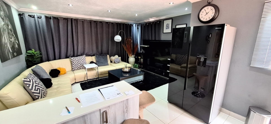 3 Bedroom Property for Sale in Alrode Gauteng