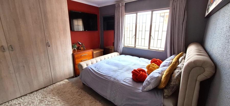 3 Bedroom Property for Sale in Alrode Gauteng