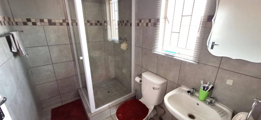 3 Bedroom Property for Sale in Alrode Gauteng