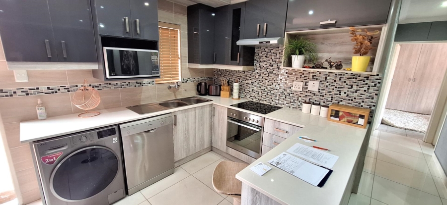 3 Bedroom Property for Sale in Alrode Gauteng