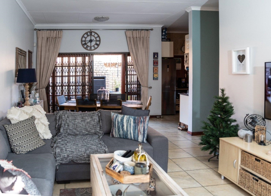 3 Bedroom Property for Sale in New Redruth Gauteng