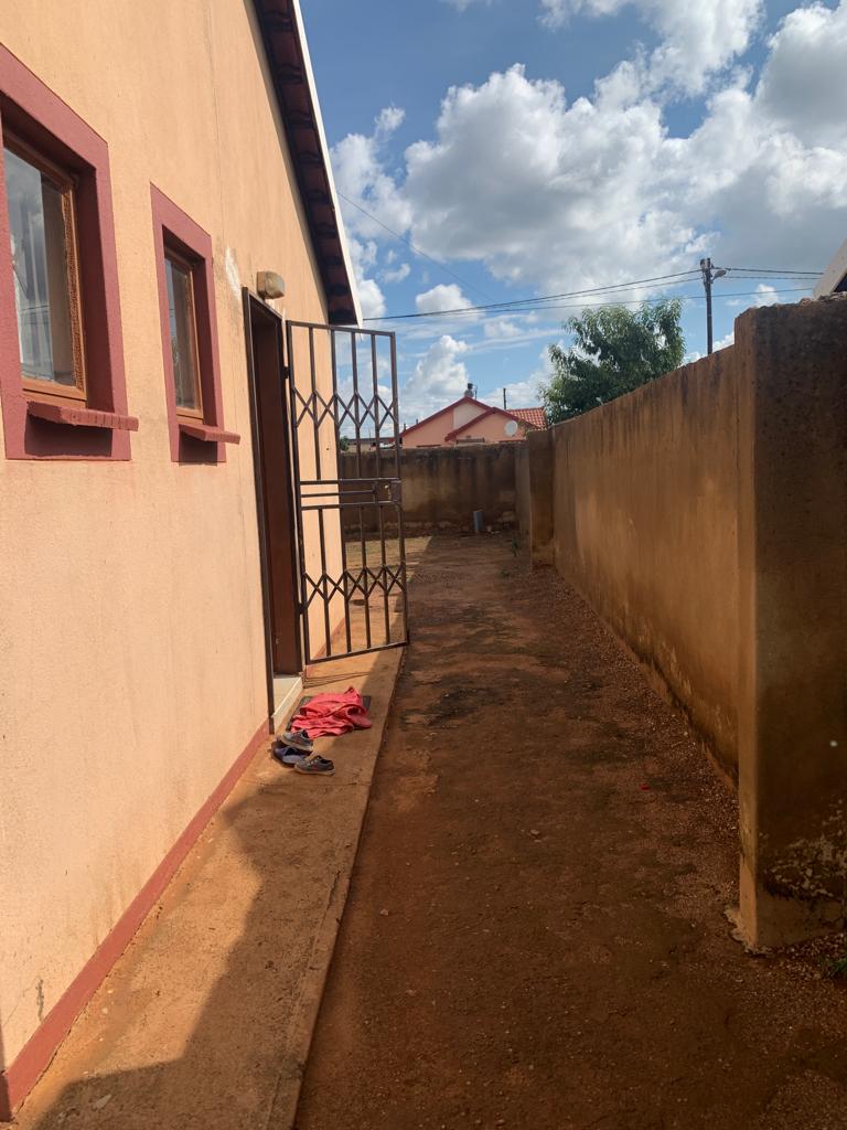 2 Bedroom Property for Sale in Protea Glen Gauteng