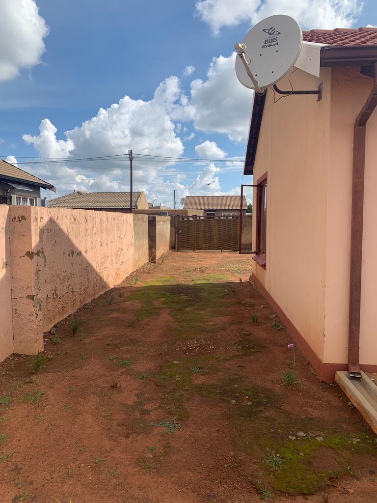 2 Bedroom Property for Sale in Protea Glen Gauteng