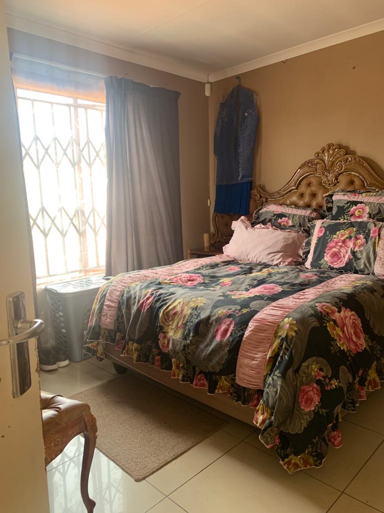 2 Bedroom Property for Sale in Protea Glen Gauteng