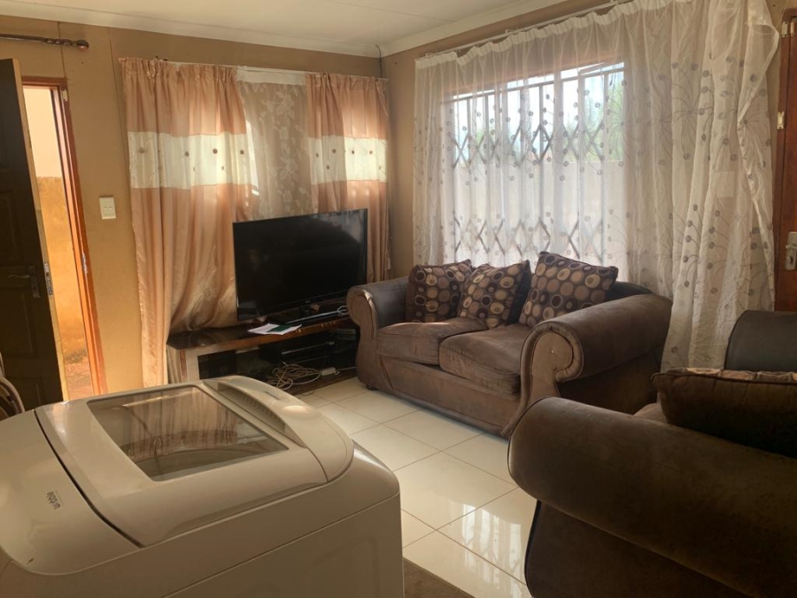 2 Bedroom Property for Sale in Protea Glen Gauteng