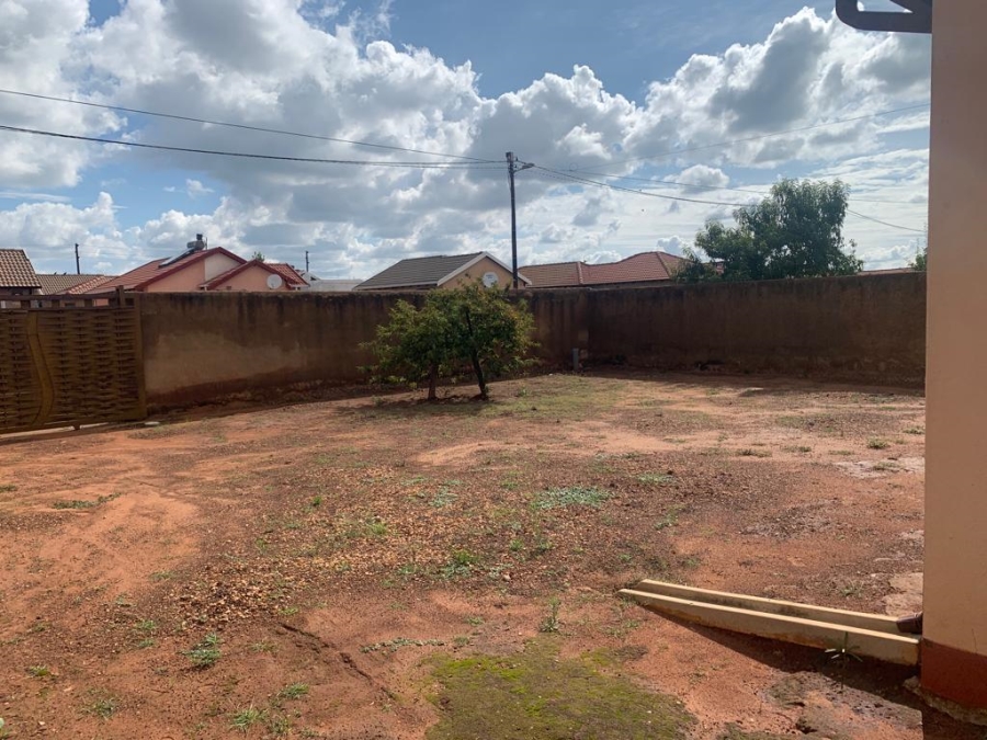 2 Bedroom Property for Sale in Protea Glen Gauteng