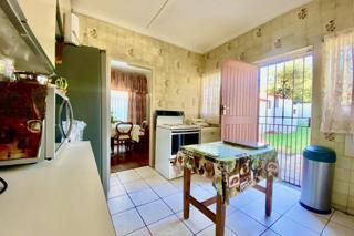 4 Bedroom Property for Sale in Mondeor Gauteng