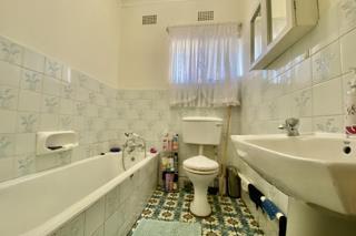 4 Bedroom Property for Sale in Mondeor Gauteng