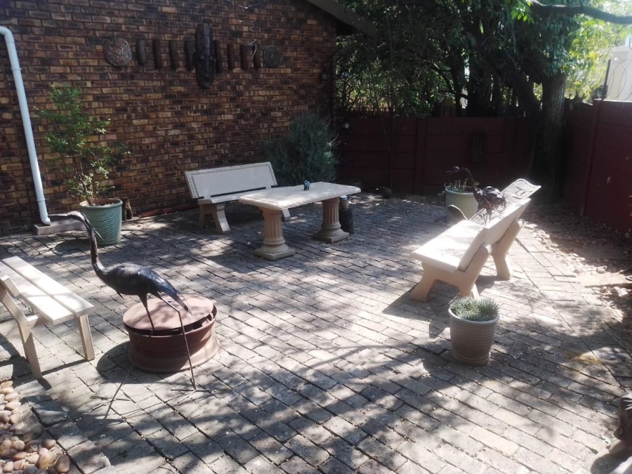 3 Bedroom Property for Sale in Glenvista Gauteng