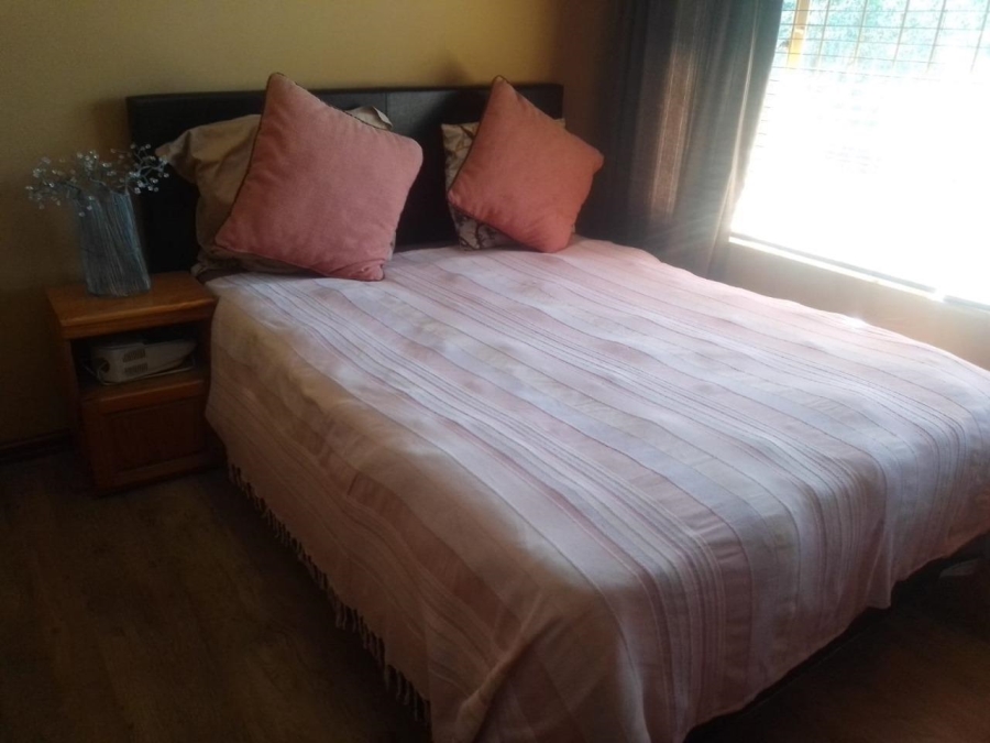 3 Bedroom Property for Sale in Glenvista Gauteng