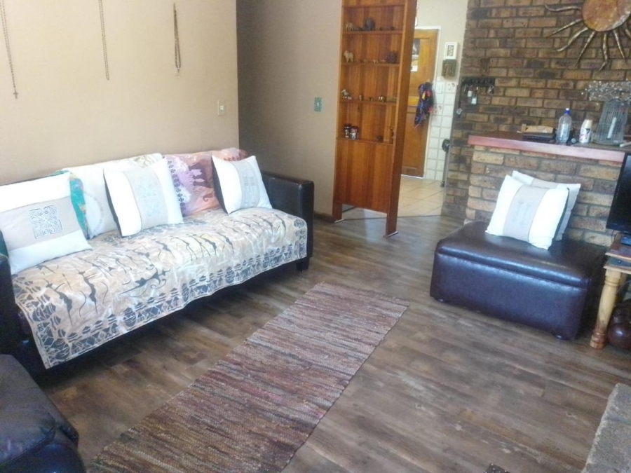3 Bedroom Property for Sale in Glenvista Gauteng