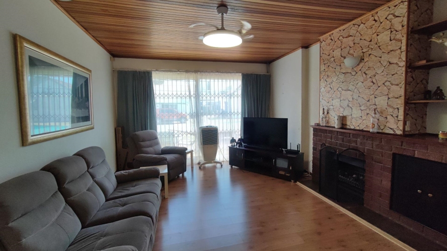 7 Bedroom Property for Sale in Brackenhurst Gauteng