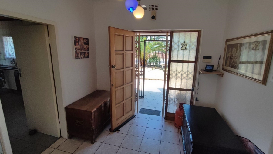 7 Bedroom Property for Sale in Brackenhurst Gauteng