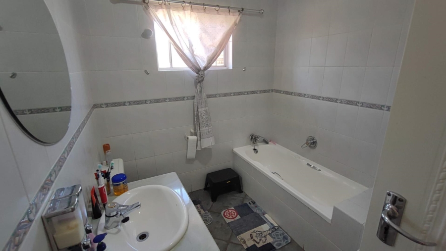 7 Bedroom Property for Sale in Brackenhurst Gauteng