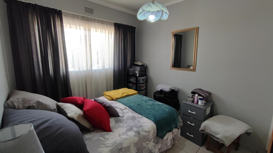 7 Bedroom Property for Sale in Brackenhurst Gauteng