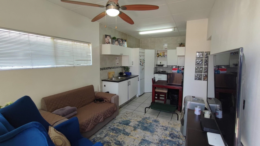 7 Bedroom Property for Sale in Brackenhurst Gauteng