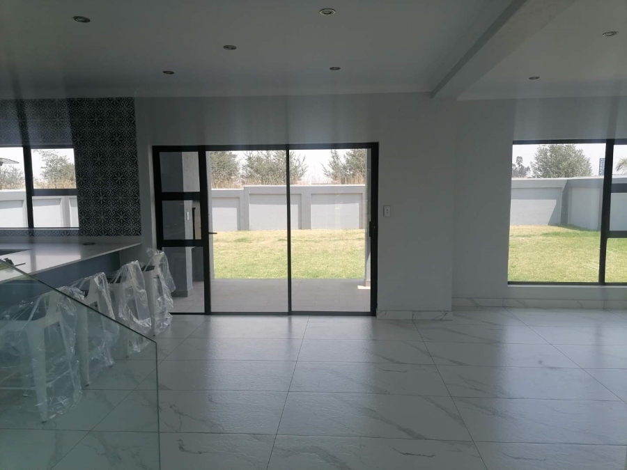 4 Bedroom Property for Sale in Helderwyk Gauteng