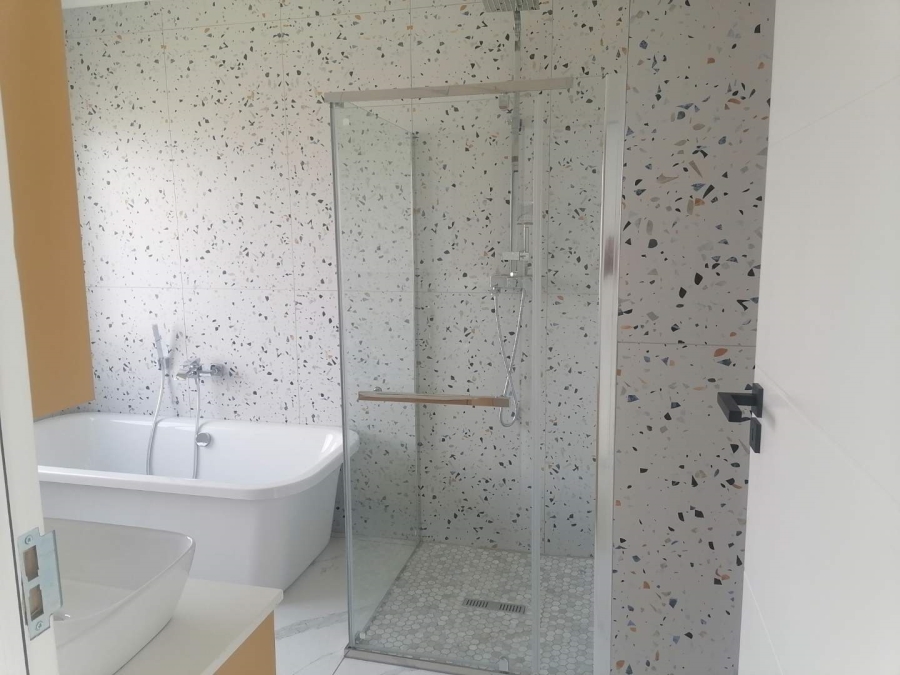 4 Bedroom Property for Sale in Helderwyk Gauteng