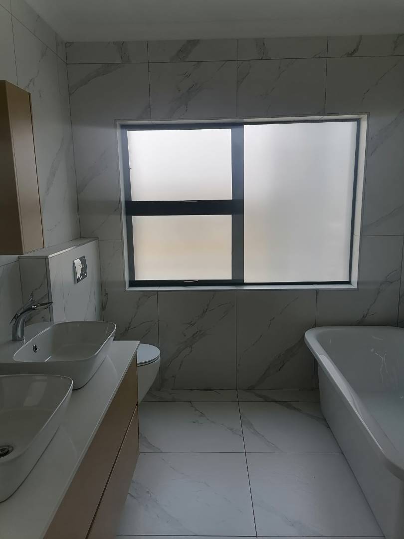 4 Bedroom Property for Sale in Helderwyk Gauteng