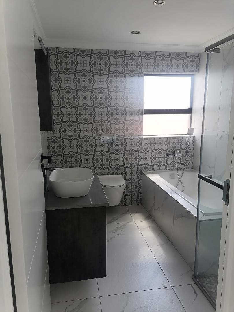 4 Bedroom Property for Sale in Helderwyk Gauteng