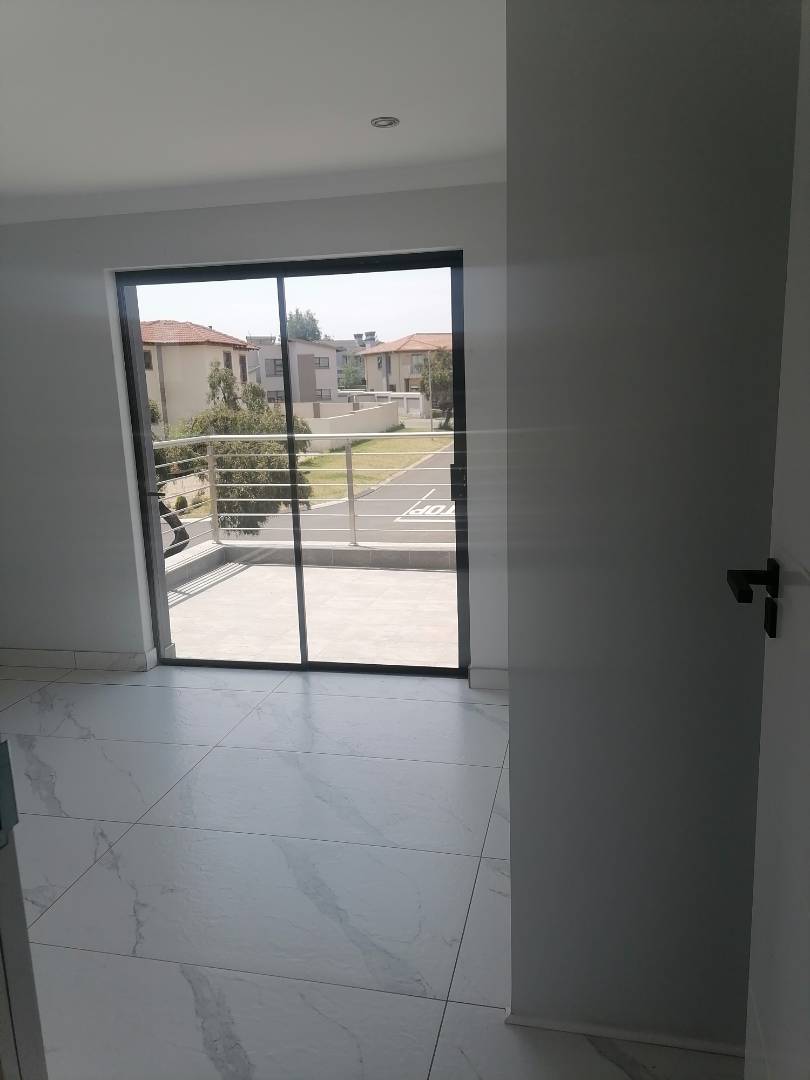 4 Bedroom Property for Sale in Helderwyk Gauteng