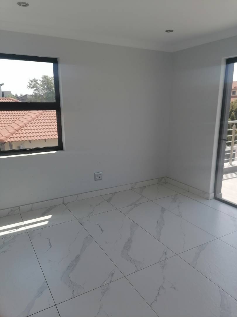 4 Bedroom Property for Sale in Helderwyk Gauteng