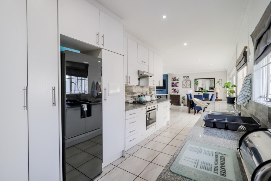 4 Bedroom Property for Sale in Brackenhurst Gauteng